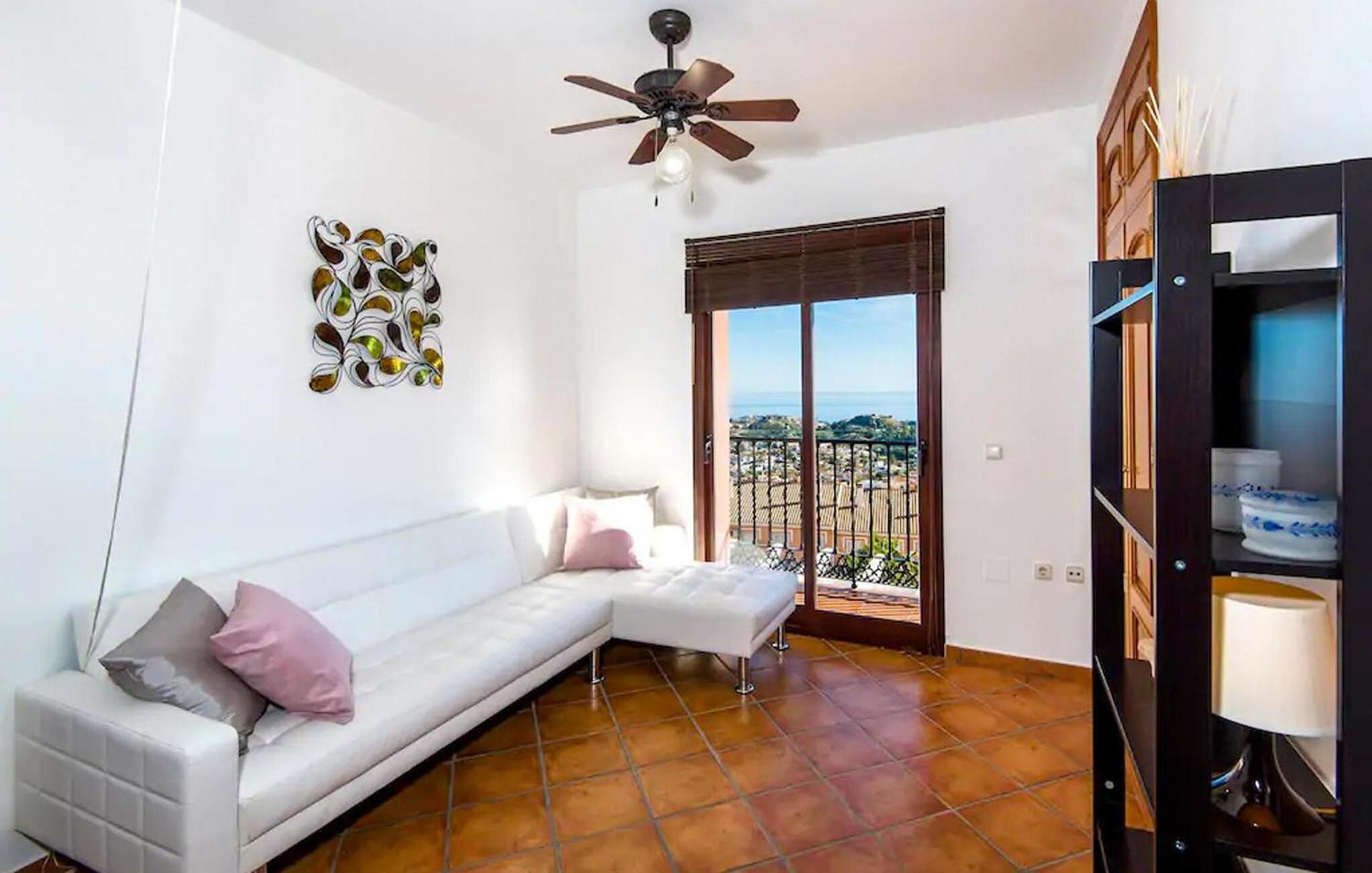 Сasa de vacaciones Awesome In With House Sea View *